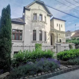 Apartament Kuria With Free Parking, Budapesta